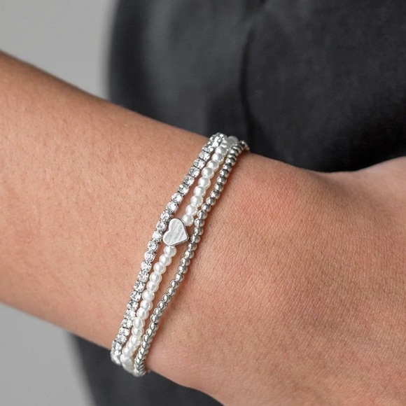 Bracelets Bundle of Three Mother Silver , Gold Rhinestone Pearl Adjustable - Picture 4 of 4